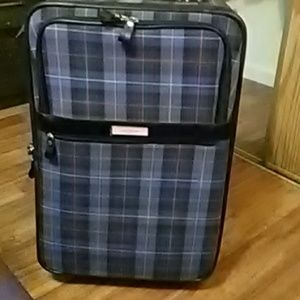 Rolling suitcase